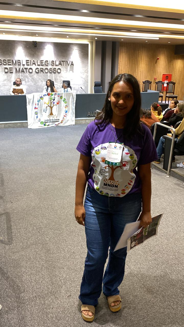 Gisele da Silva Oliveira, secretária nacional do MNDN, durante sua participação no fórum