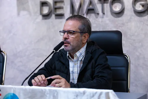 Deputado estadual Paulo Araújo durante fala no 1º Fórum Mato-Grossense de Uma Só Saúde