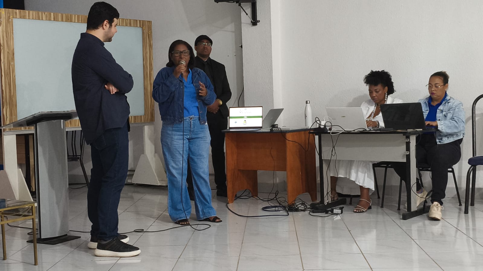 Plenária da 11° Conferência Municipal de Saúde de Várzea Grande no auditório do Uniceib