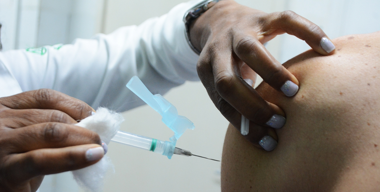 Vacinação contra hepatite B em recém-nascido