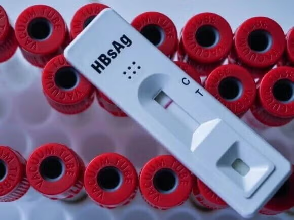 Consulta de pré-natal com testagem para hepatite B