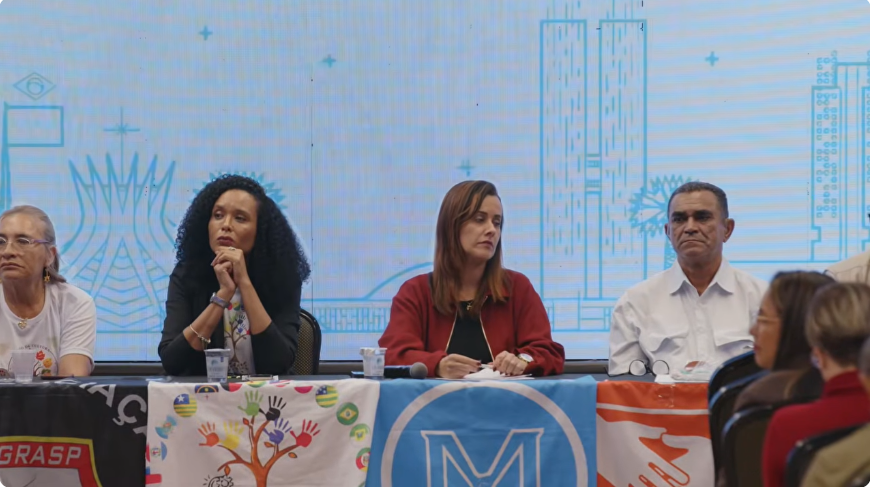 Mesa 1 do 2º dia do 11º Fórum, sobre transformação de demandas sociais em políticas públicas