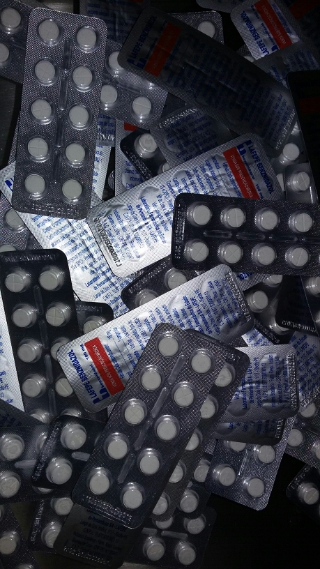 Frasco de comprimidos de benznidazol, medicamento para tratamento da doença de Chagas produzido pelo Lafepe